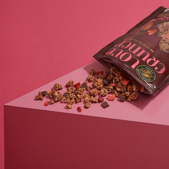 Nature's Path Love Crunch Organic Dark Chocolate & Red Berries Granola, 32 oz. - Image 4