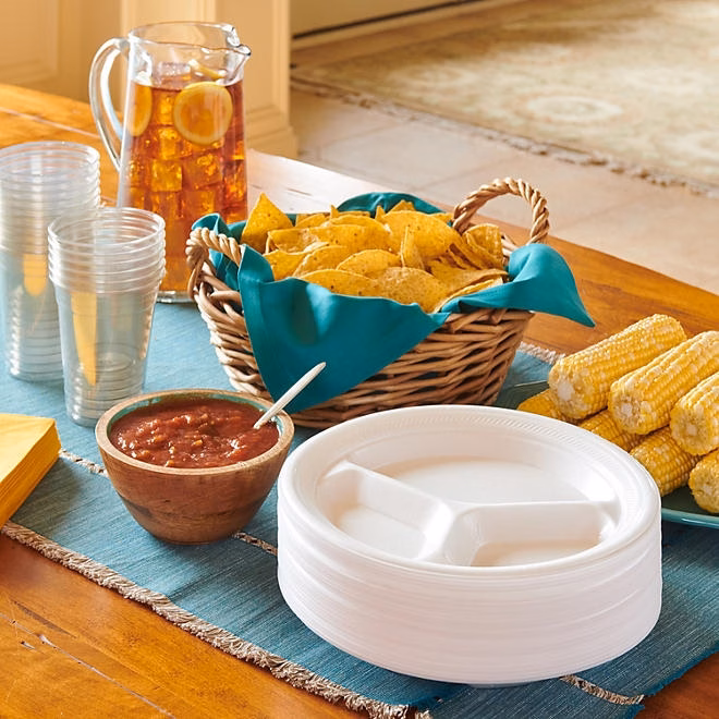 Hefty Supreme 3-Compartment Foam Plates, 10 1/4", 200 ct. - Image 6