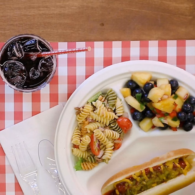 Chinet Classic Compartment Paper Plate, 10.38", 165 ct. - Image 5