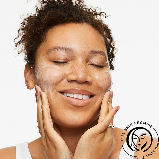 Olay Facial Cleanser and Detoxifying Pore Scrub Duo Kit - Image 7