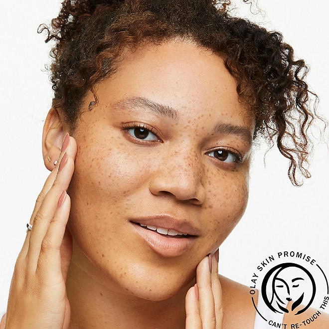 Olay Facial Cleanser and Detoxifying Pore Scrub Duo Kit - Image 8